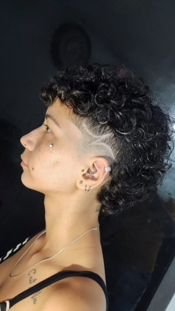 Mullet Cacheado Falso