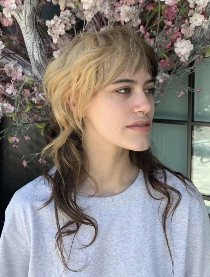 Mullet Cacheado Pintado em Duas Cores